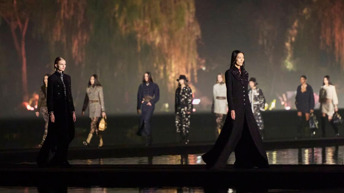 התצוגה האחרונה של שאנל בסין מוכיחה - אין לה צורך במעצב ראשי