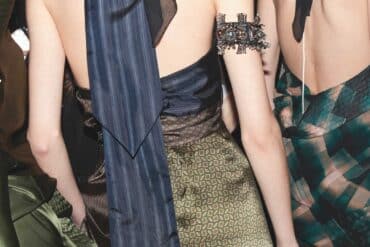 תצוגות בכורה מוצלחות: התקשורת מהללת את שקרה בטום פורד ודריס ואן נוטן 