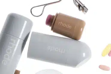 במיליארד דולר? האם היילי ביבר באמת מתכוונת למכור את RHODE