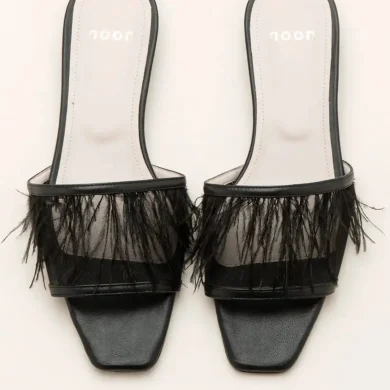 מחפשת כפכפים לקיץ? 3 זוגות נעליים של מעצבות ומותגים ישראלים noon מגזין ARE