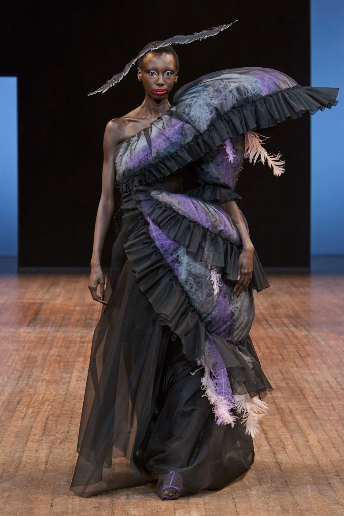 ANGRY BIRDS - ויקטור ורולף חוקרים את מהות הנוצות בקוטור