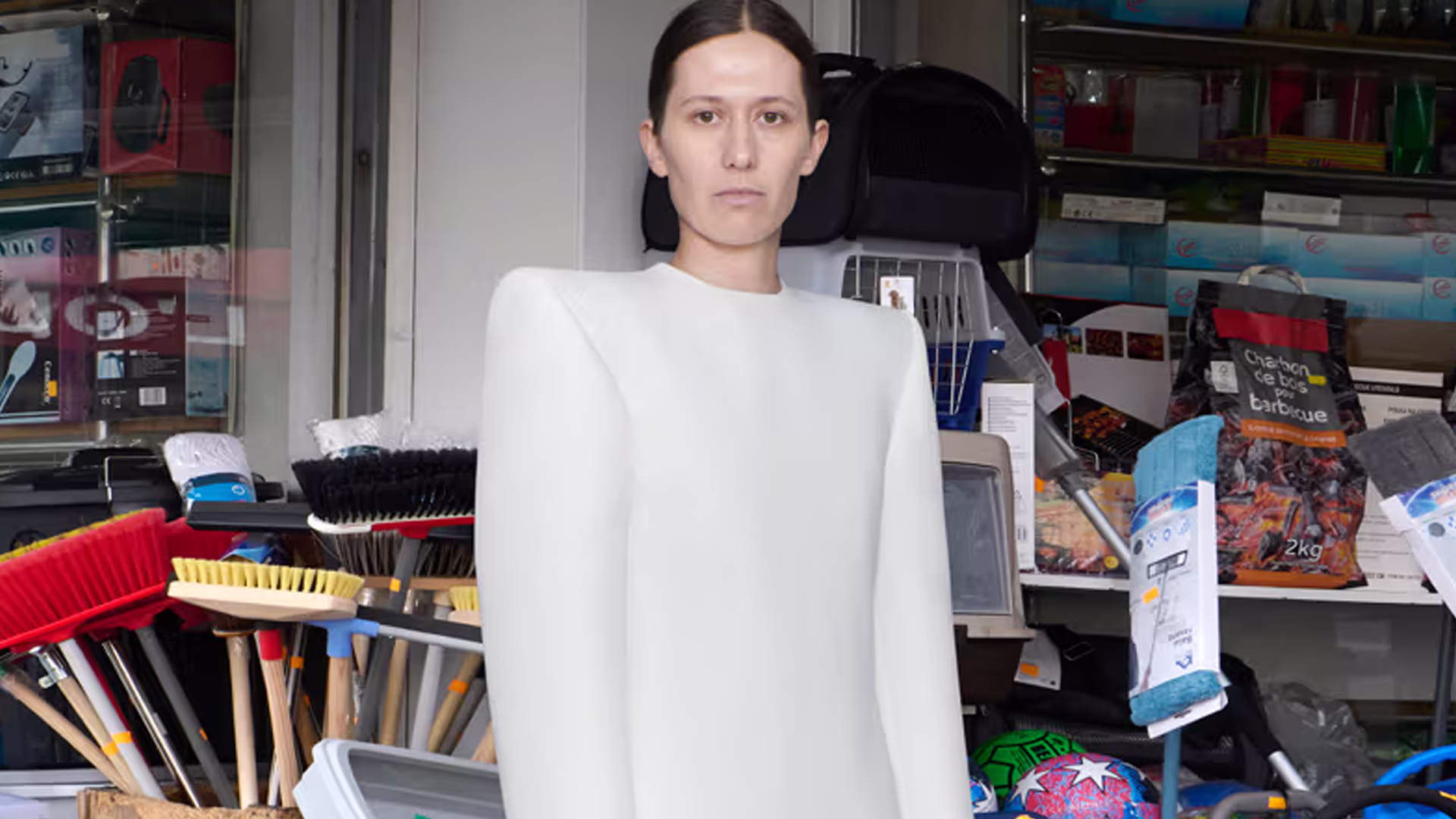 אחרי עשור - דמנה נפרד מבלנסיאגה בקולקציית קוטור אחרונה