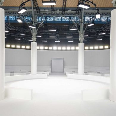 אקסקלוסיבי - מאחורי הקלעים של קולקציית SS26 של קוראז׳